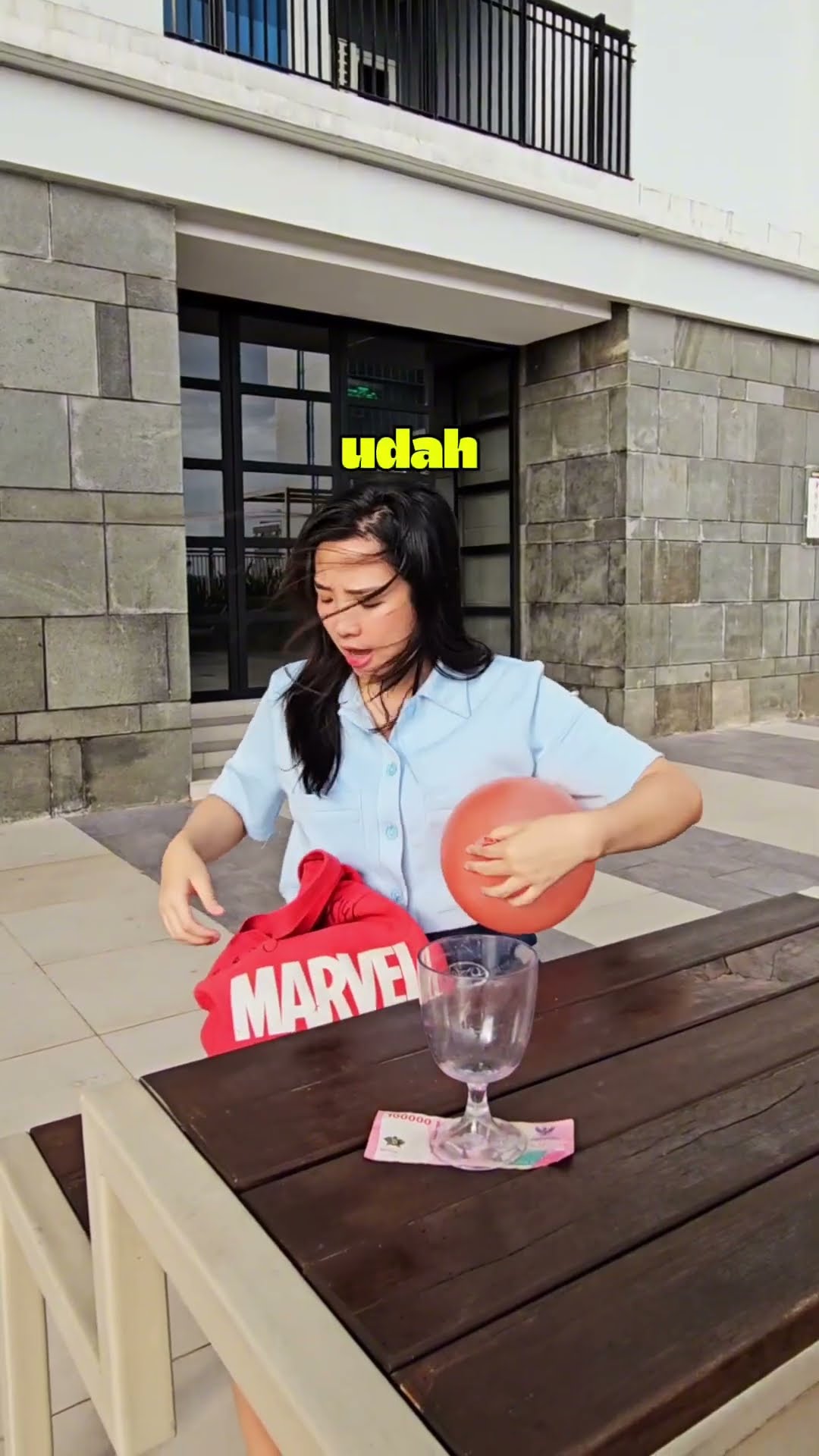 CHALLENGE ANGKAT GELAS TANPA DI SENTUH!