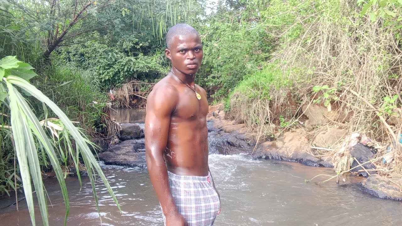 amu keti shawa 🏊🏊🏊🏊 so subscribe cheneli 😢🙏😔😭@omarichacha