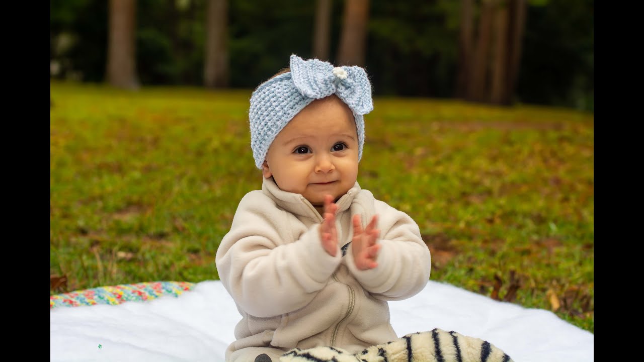 Diadema para beba con moño o lazo tejida a dos agujas