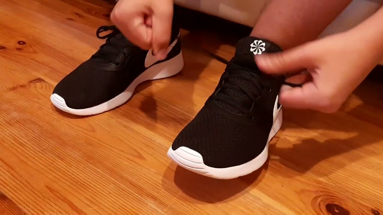 Sport shoes NIKE TANJUN BLACK/WHITE 