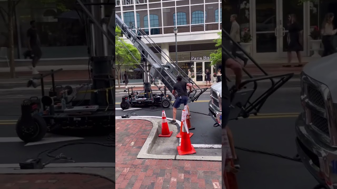 𝙊𝙣𝙚 𝙝𝙪𝙜𝙚 𝙏𝙚𝙡𝙚𝙨𝙘𝙤𝙥𝙞𝙘 𝘾𝙧𝙖𝙣𝙚 · 𝙊𝙣𝙚 𝙥𝙚𝙧𝙨𝙤𝙣！！！  