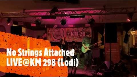 Daphne Glue - No Strings Attached LIVE@KM 298