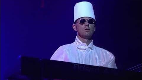 Pet Shop Boys - Left To My Own Devices/Rhythm Of The Night (Live in Rio 1994)