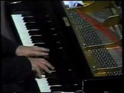 Cludio Ribeiro Conducts: Schumann's Piano Concerto...