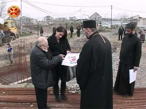 აფრიკის დასახლებაში მშენებარე ტაძარი