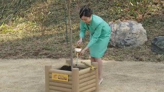 佳子さま　記念植樹をお手植え