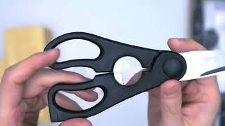 Celebrity Amazon Basics 14 Piece Kitchen Knife Set with High Carbon Stainless Steel Blades and Pine Wood Block Profile