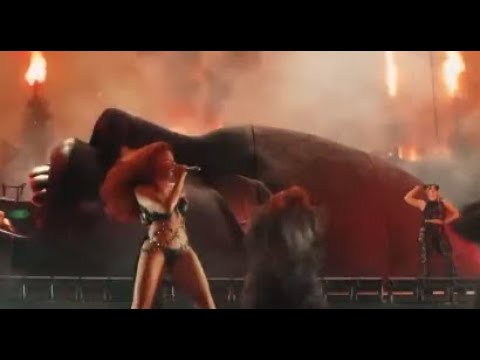 Courtney LaPlante (Spiritbox) joined Megan Thee Stallion for “TYG” at Coachella - video posted