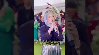 Download Lagu Tungkek Mambaok Rabah Lagu Fauzana Tanpa musik #shorts #fauzana #tungkekmambaokrabah #tukangngarit MP3