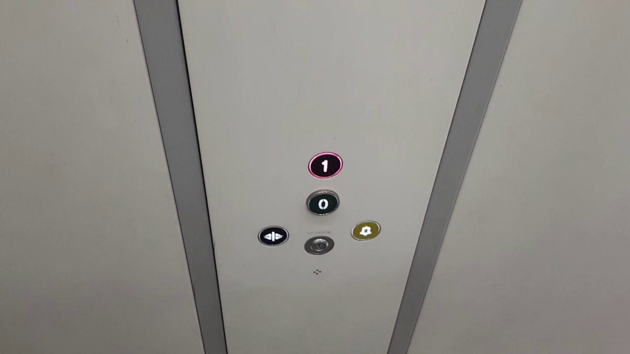 Hydraulic Stannah lift in Sports Direct, Hemel Hempstead YouTube