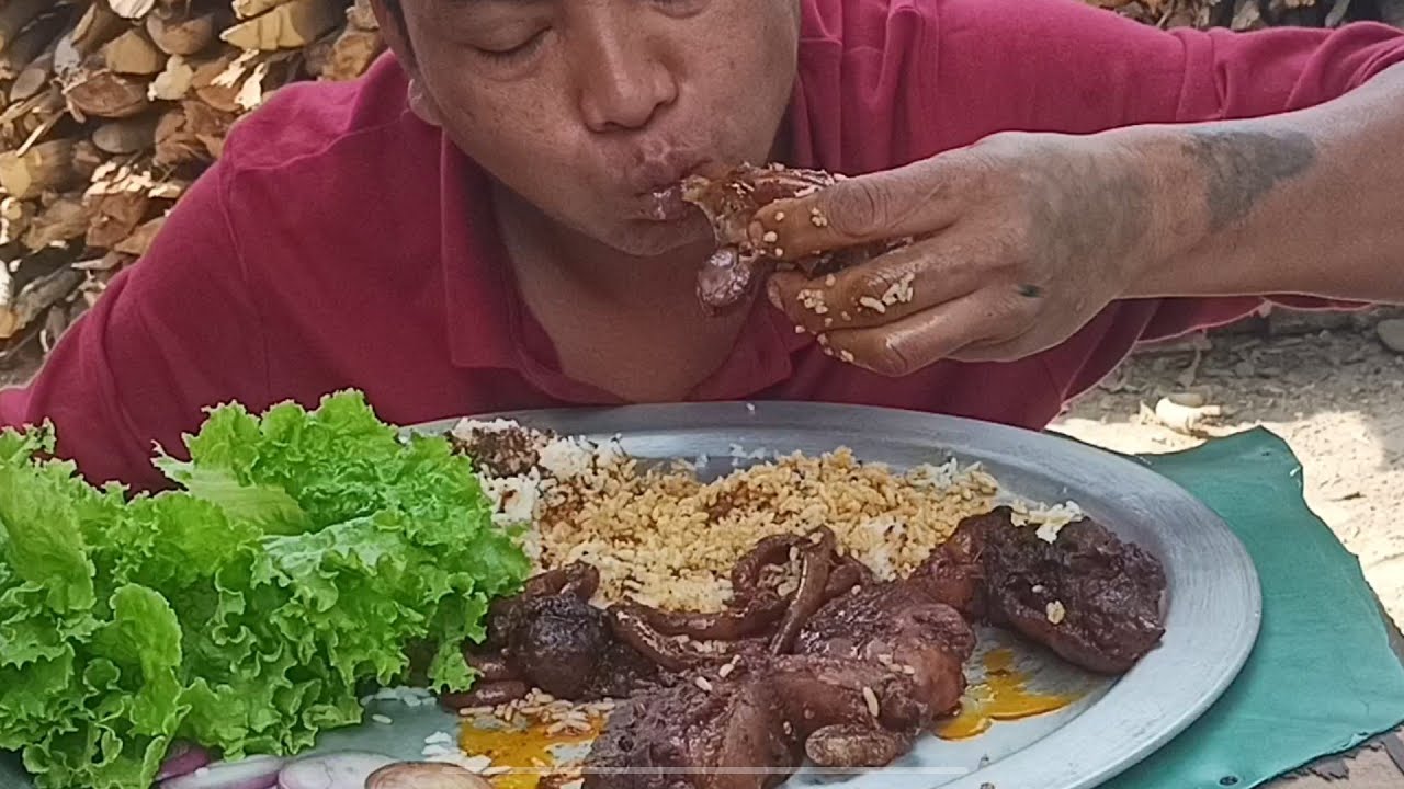 Mukbang Perfectly cooked pork with green leaves onion 