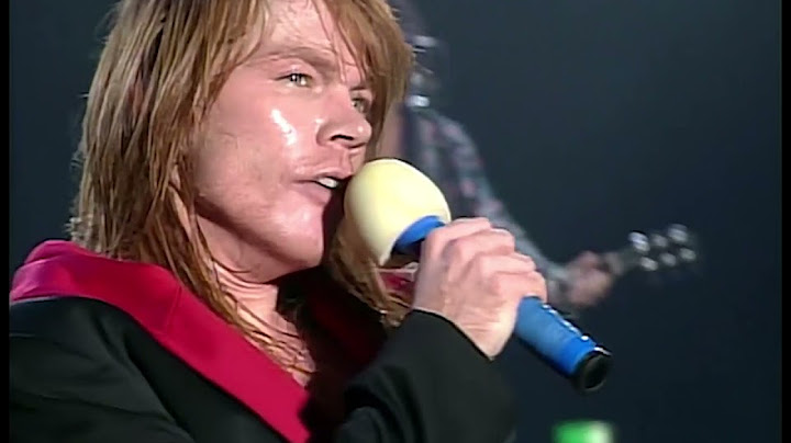 Welcome to the Jungle Live version - Live performance video thumbnail