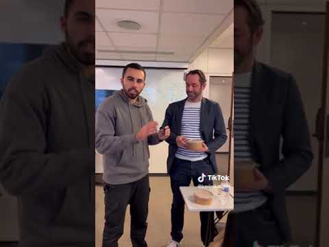 الأكل المصري أحلى أكل في العالم ولقطة الدكتور بياكل في المحاضرة دي دعاية غير مدفوعة لمصر بجد