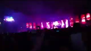 الديجي zedd قام بتشغيل ريمكس لـ fake love في ukta