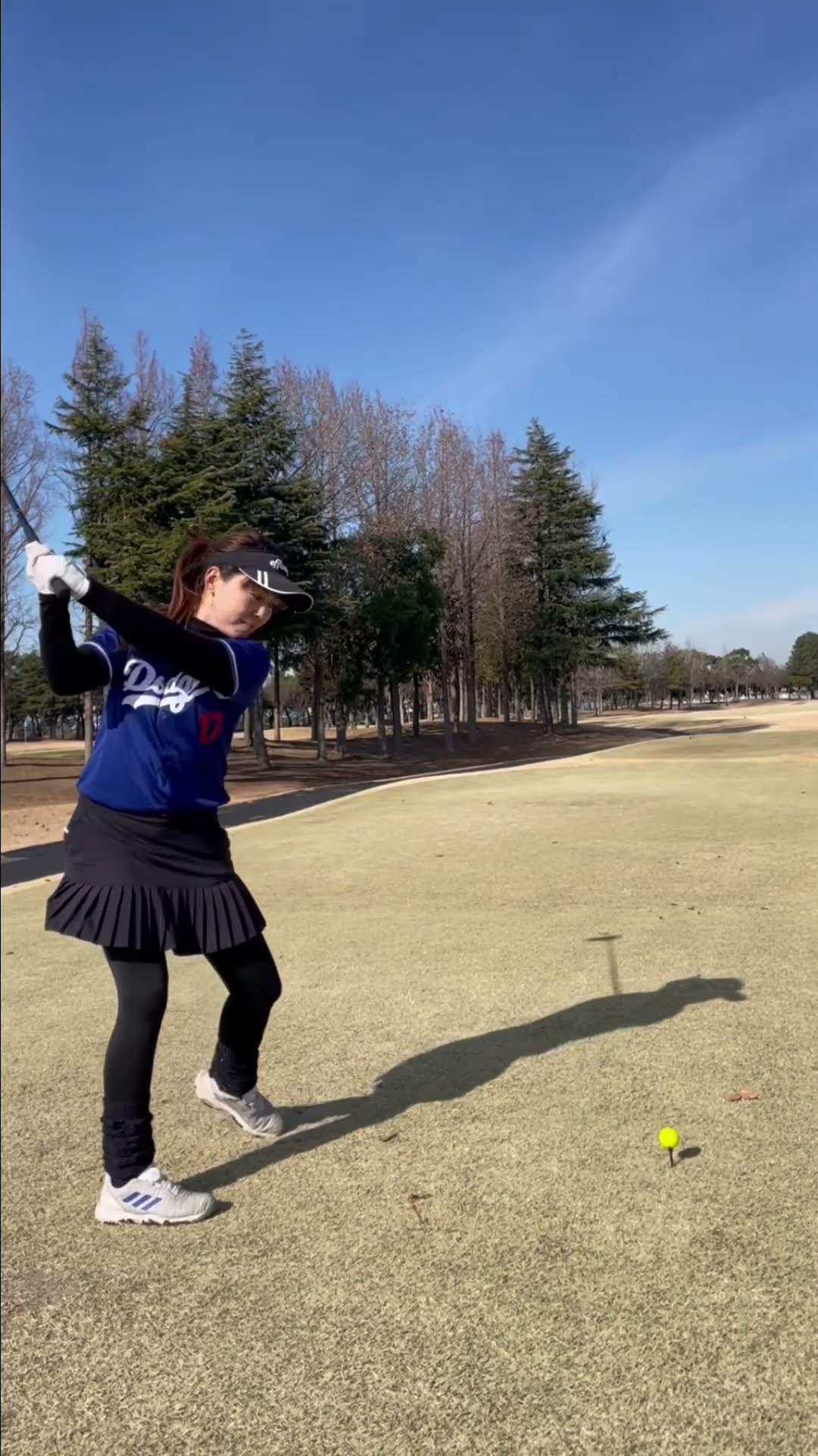 寒くて体が動かない時はヒールアップして打つよ！