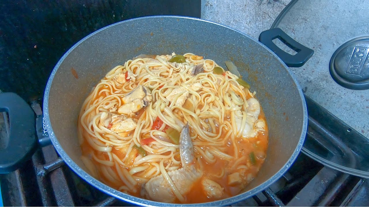 Pollo con espaguetis o pasta receta deliciosa y facil
