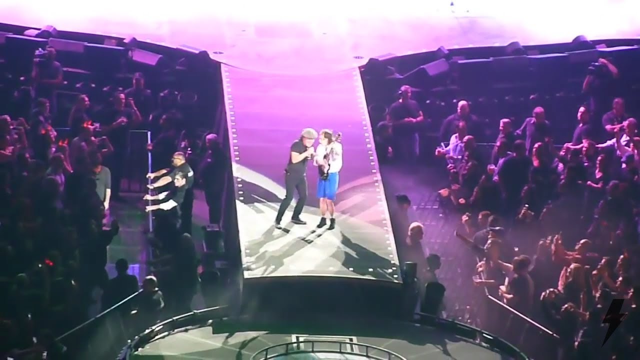 AC/DC - Rock N Roll Train (February 17th 2016 Chicago) - YouTube