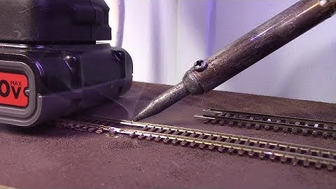 Layout Building - N Scale Modular - Track Wiring & Test Run! (4)