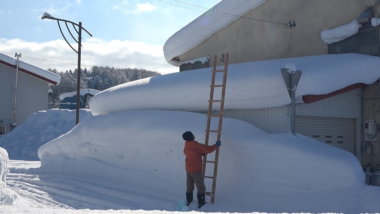 2023年 北海道田舎生活 雪下ろし１３🌈 いきなり屋根から落ちる