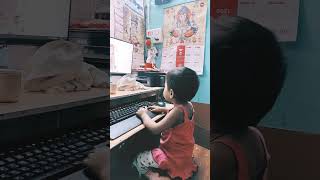little baby uses a computer 🖥️....
