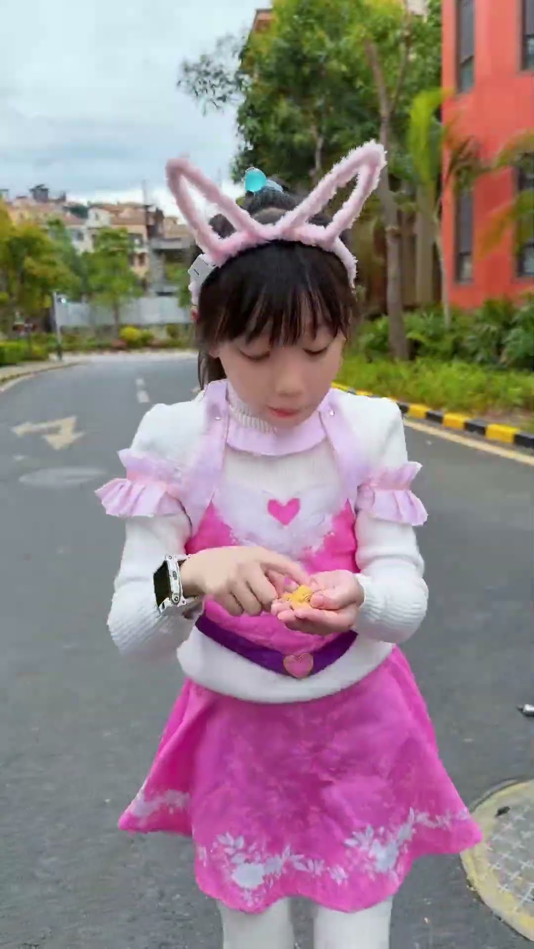 【斗罗大陆】善良的唐舞桐救助可怜的小狗，小丑怎么能凶她？#斗罗大陆#唐舞桐#小丑