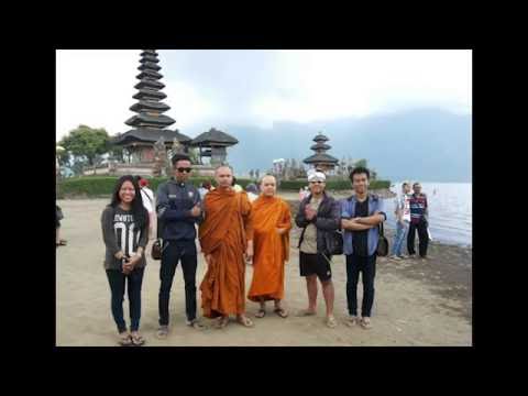พระอาจารย์กำพล ชมวัดอูลันดานูบราตัน (Pura Ulun Danu Bratan)