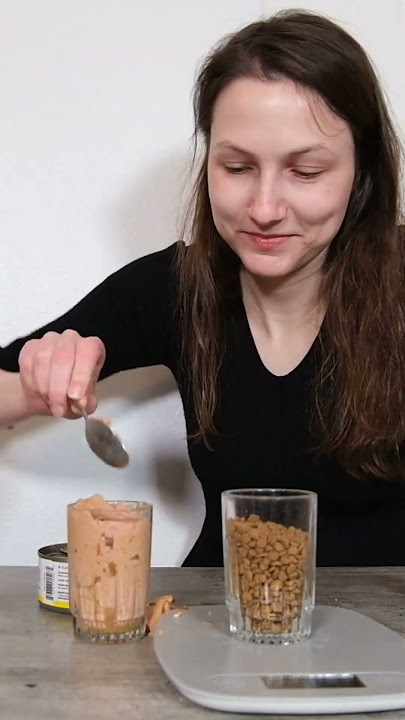 Why Kibble Doesn't Satisfy Your Cat #shorts