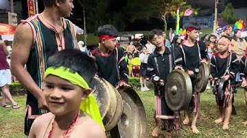 Cồng chiêng Chào đón khách của làng Têng