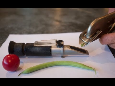 How to Use a Refractometer? - YouTube