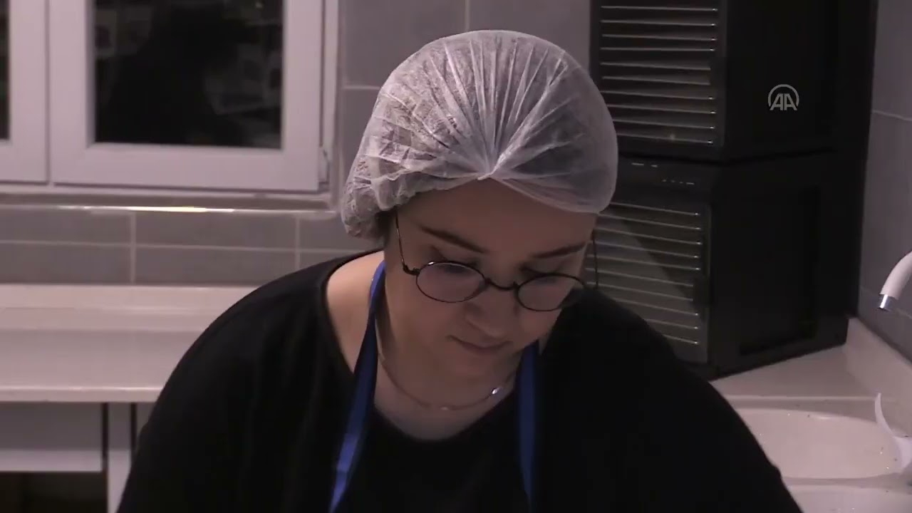 Uşaklı girişimci Merve Anıl, evinde başladığı kurutulmuş meyve işinde ihracatçı oldu