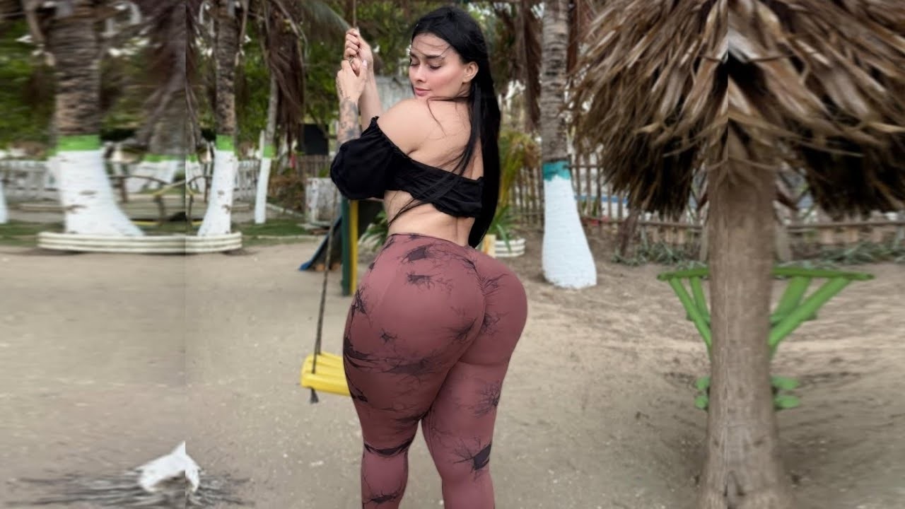 Carmen Paternina Curvy Plus Size Model | Biography, Curve Model, Body