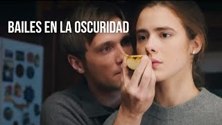 La joven tiene mala suerte tanto en las relaciones como en la vida, hasta que aparece.. BAILES EN 0.