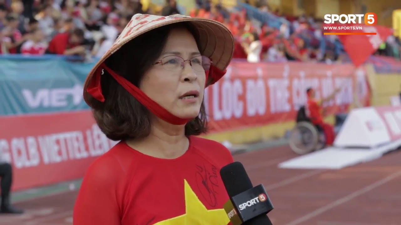 CĐV Thể Công òa khóc trong ngày Viettel nâng cao chức vô địch
