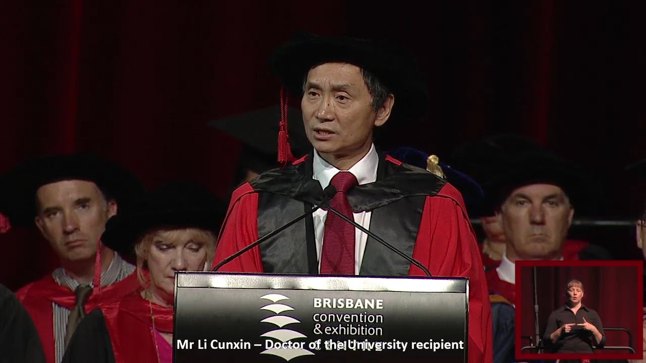Li Cunxin urges graduates to dream big - YouTube
