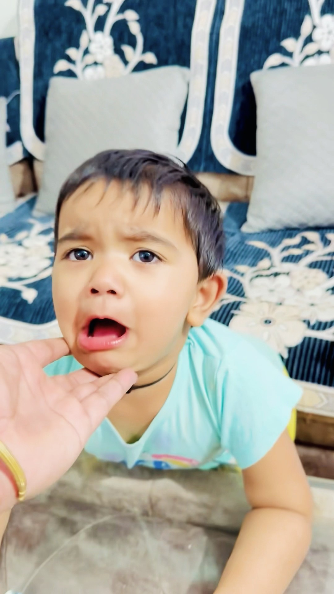 dono ki ladai khatam nhi hoti ?
