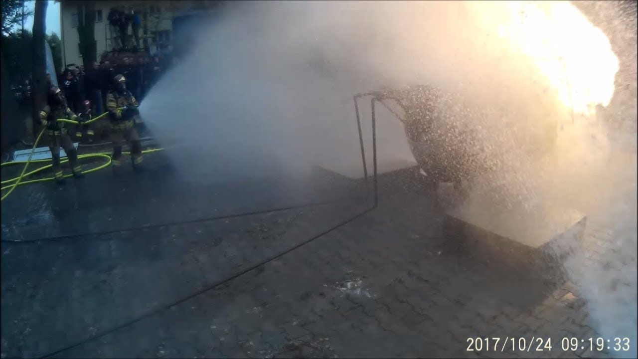 Ćwiczenie podejścia podczas pożaru strumieniowego zbiornika z LPG i wycieku fazy ciekłej