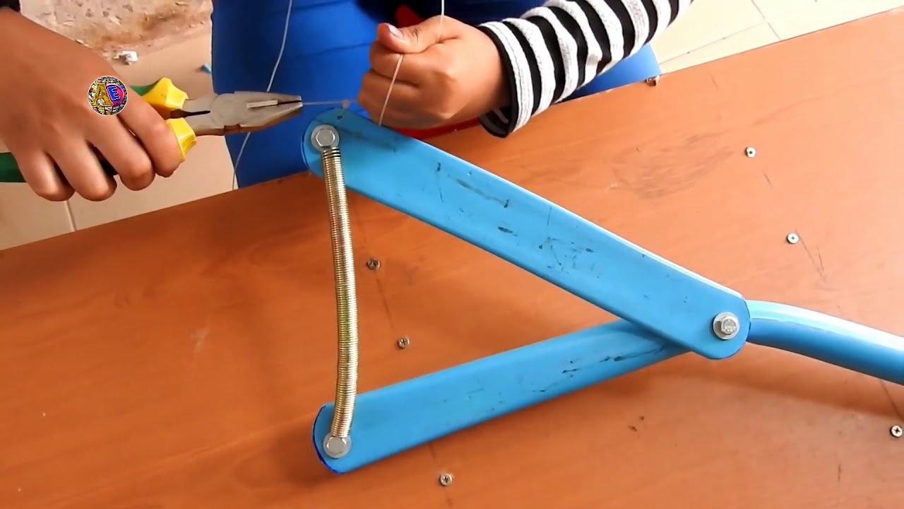 Amazing Girl Uses PVC Pipe Compound BowFishing To Shoot Fish Khmer