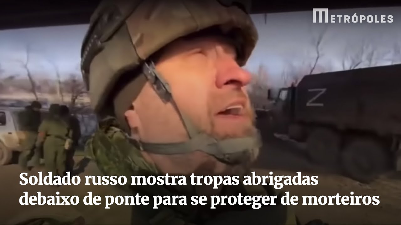 Soldado russo mostra tropas abrigadas debaixo de ponte para se proteger de morteiros