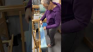 This beaming hack saves hand dyed weavers: How to beam a dyed warp from a skein #weaving #tutorial
