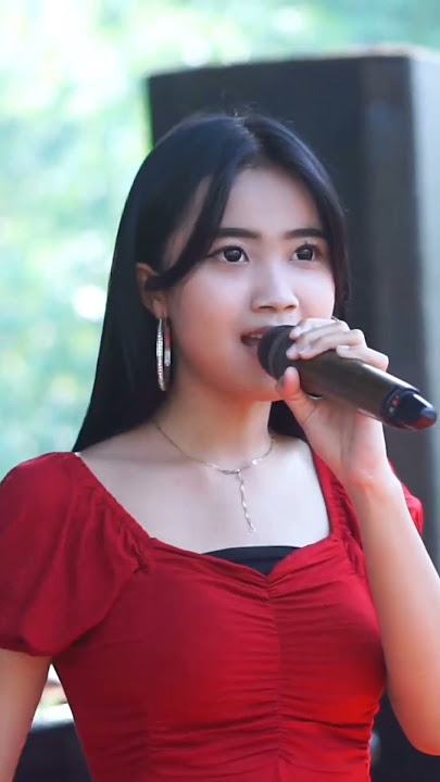 YESA OKTAVIA (CEKELANE BOTOL, POLAHE KOYO WONG #shorts #youtubeshorts #trending #trendingshorts
