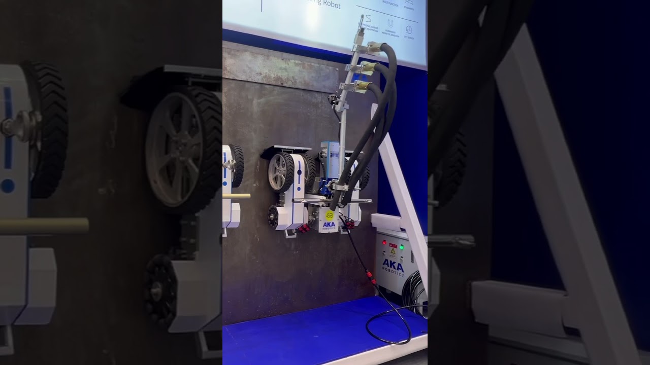 Showcasing WallHiker W-04 Sandblasting Robot