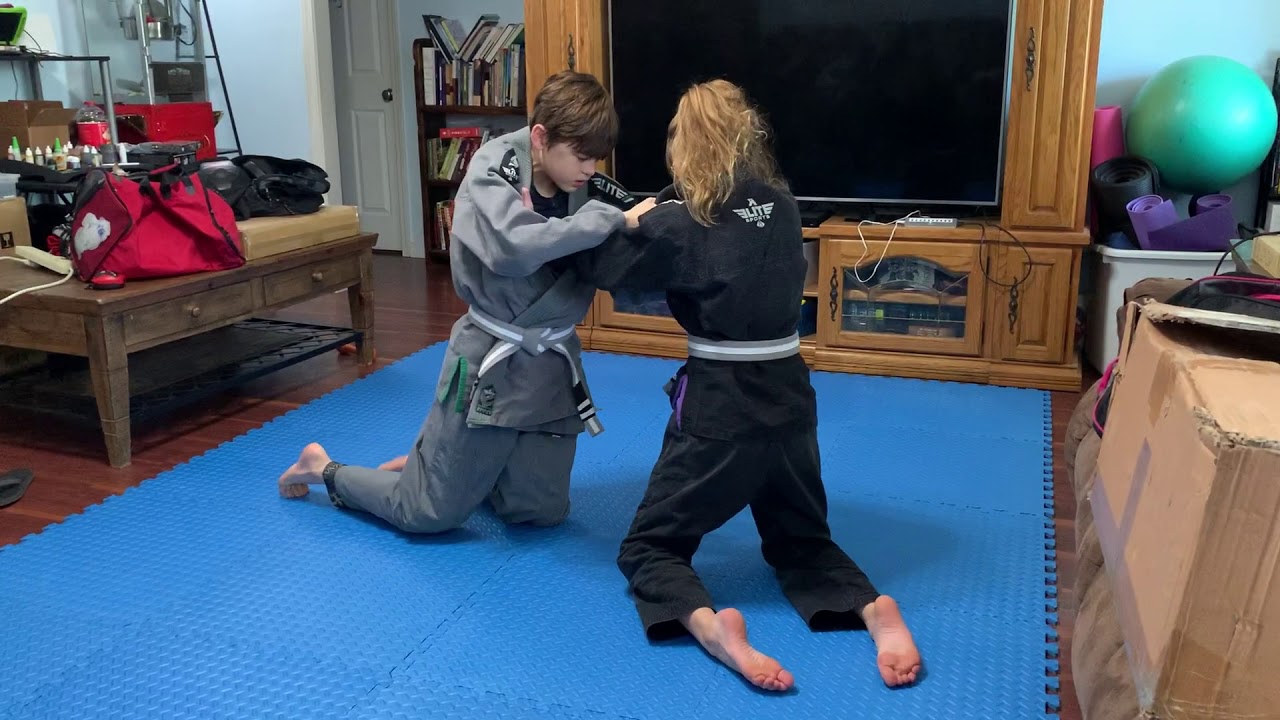 Jiu Jitsu Scarf Hold, Knee on belly,mount and grappling kids YouTube