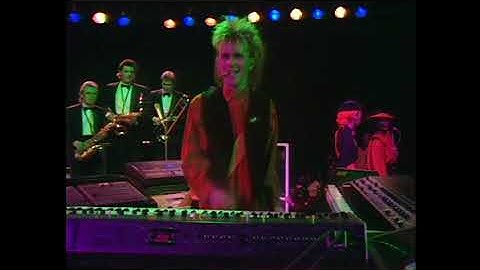 Howard Jones  - Things Can Only Get Better (Live, Old Grey Whistle Test, 1985)