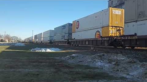 K5HLB!!!! BNSF 8025 leads a Z train through Mazon, IL 