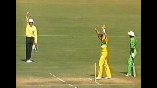Remarkable run outs! Incredible fielding by Steve Waugh and Tom Moody vs Pakistan Gabba 1989/90