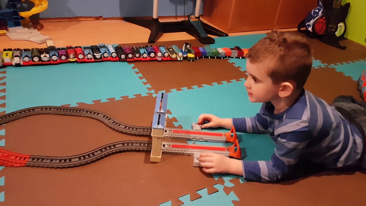 Streamline Thomas Racing Track set - YouTube