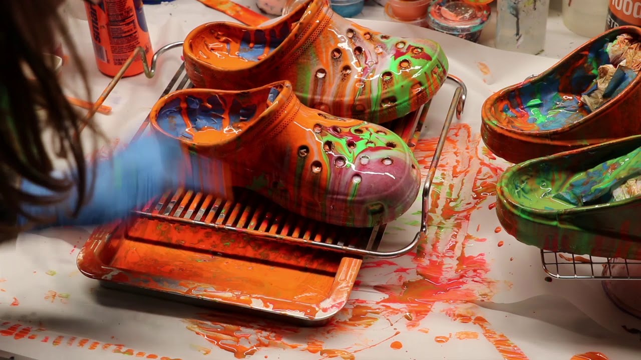 acrylic paint on crocs
