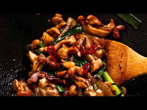 Video: Stir-fried Chicken With Pepper, Broccoli And Cashews