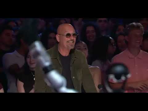 WOW Man Dancing With 8 Robots You Have To See This!