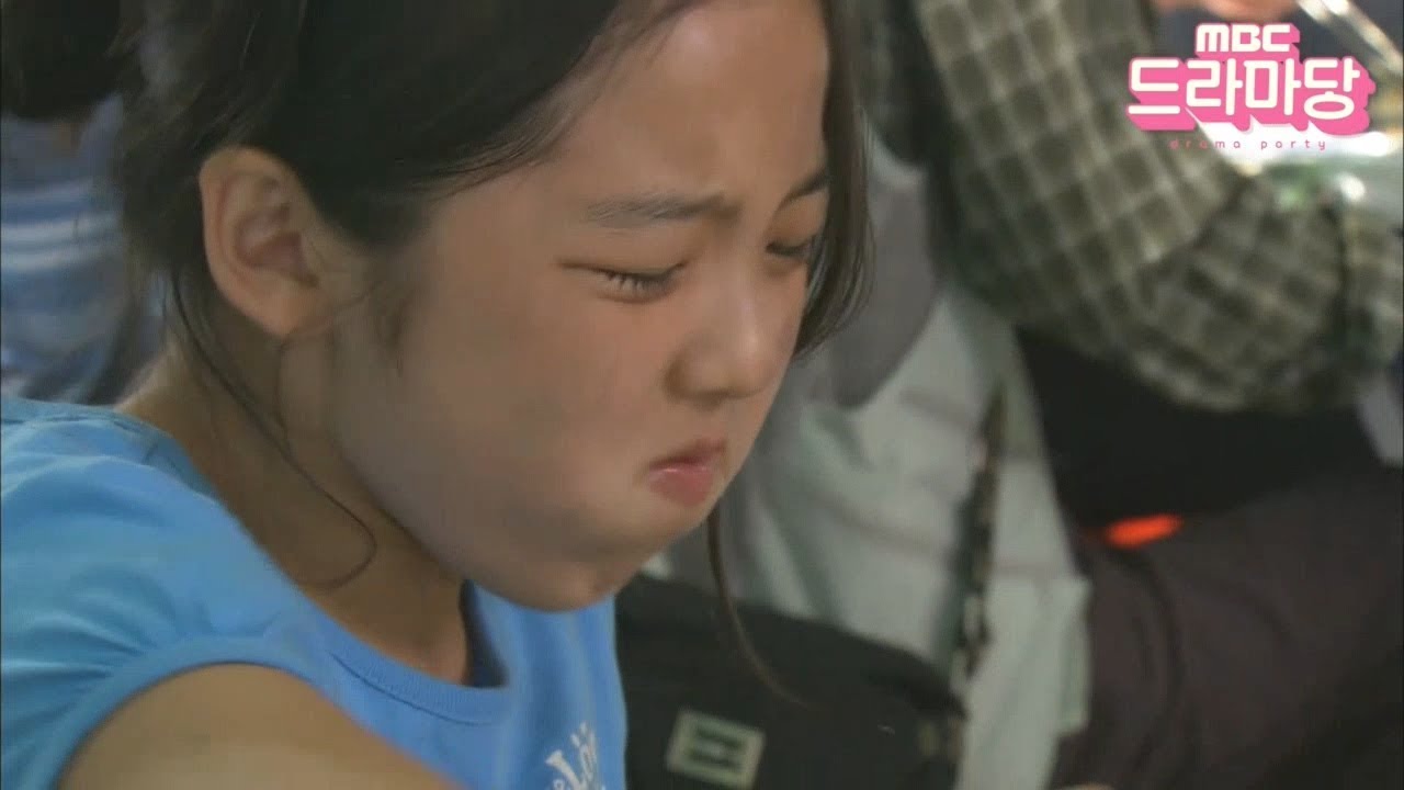 배고픔을 못 참는 신애의 '울면서도 먹는다!' Eat while crying